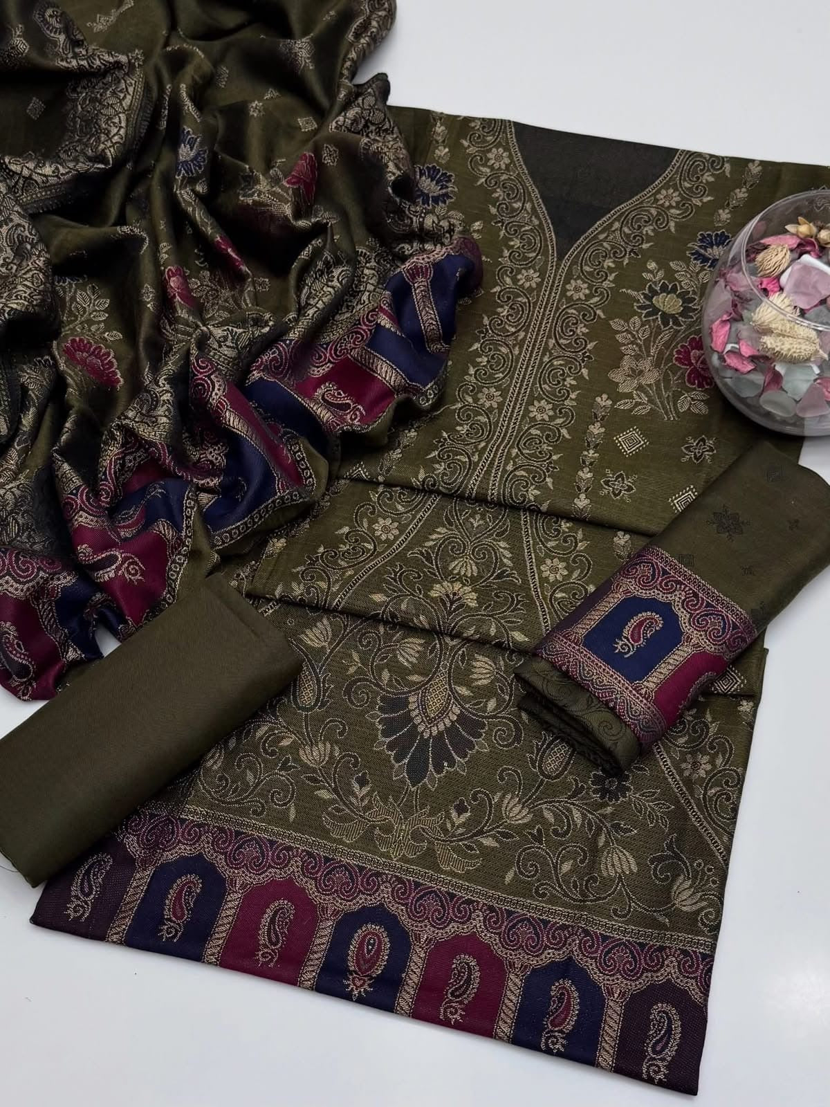 PASHMINA JACQUARD 3PC SUIT.