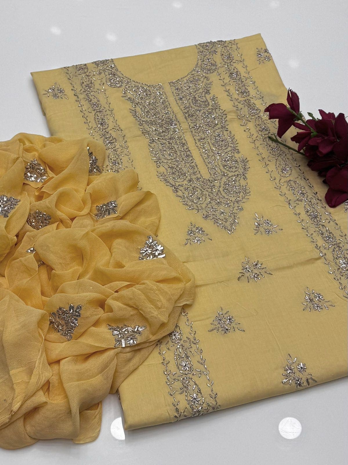 LAWN GOTTA SUIT SHAHI DESIGN