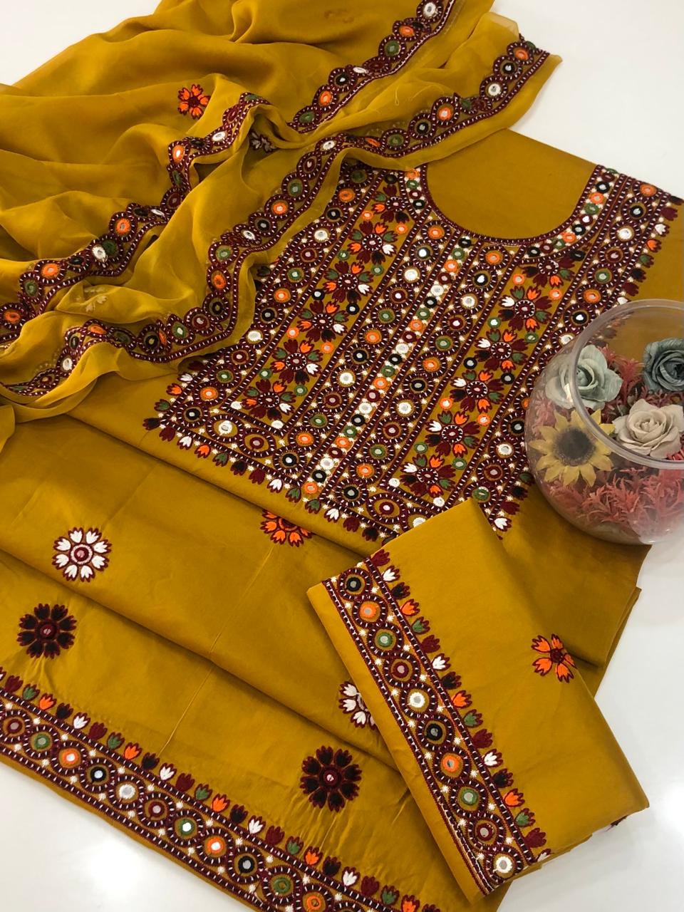 Lawn Balochi Gala 3PC Suit
