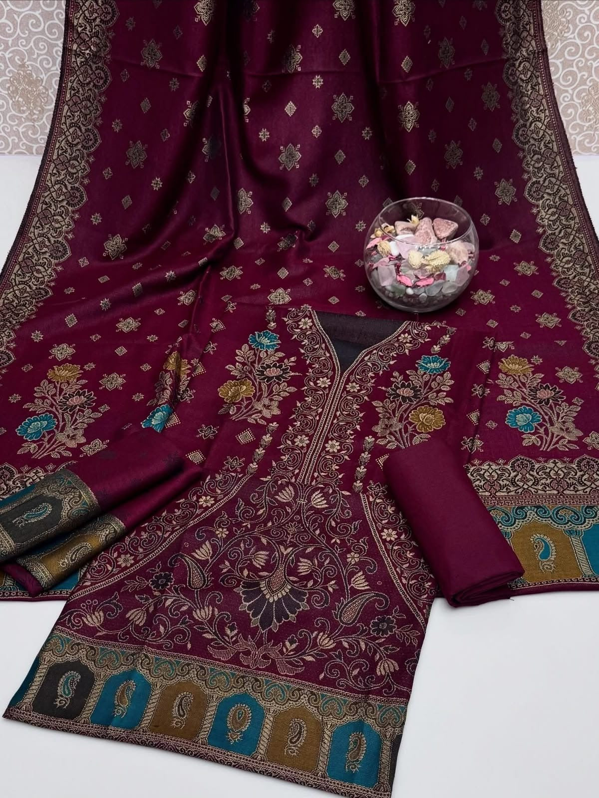 PASHMINA JACQUARD 3PC SUIT.