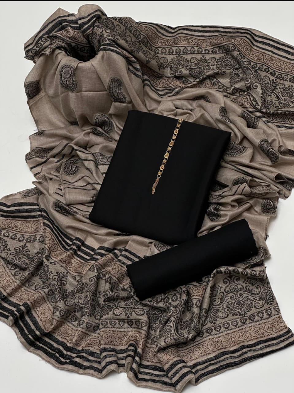 Marina Suit With Velvet Shawl