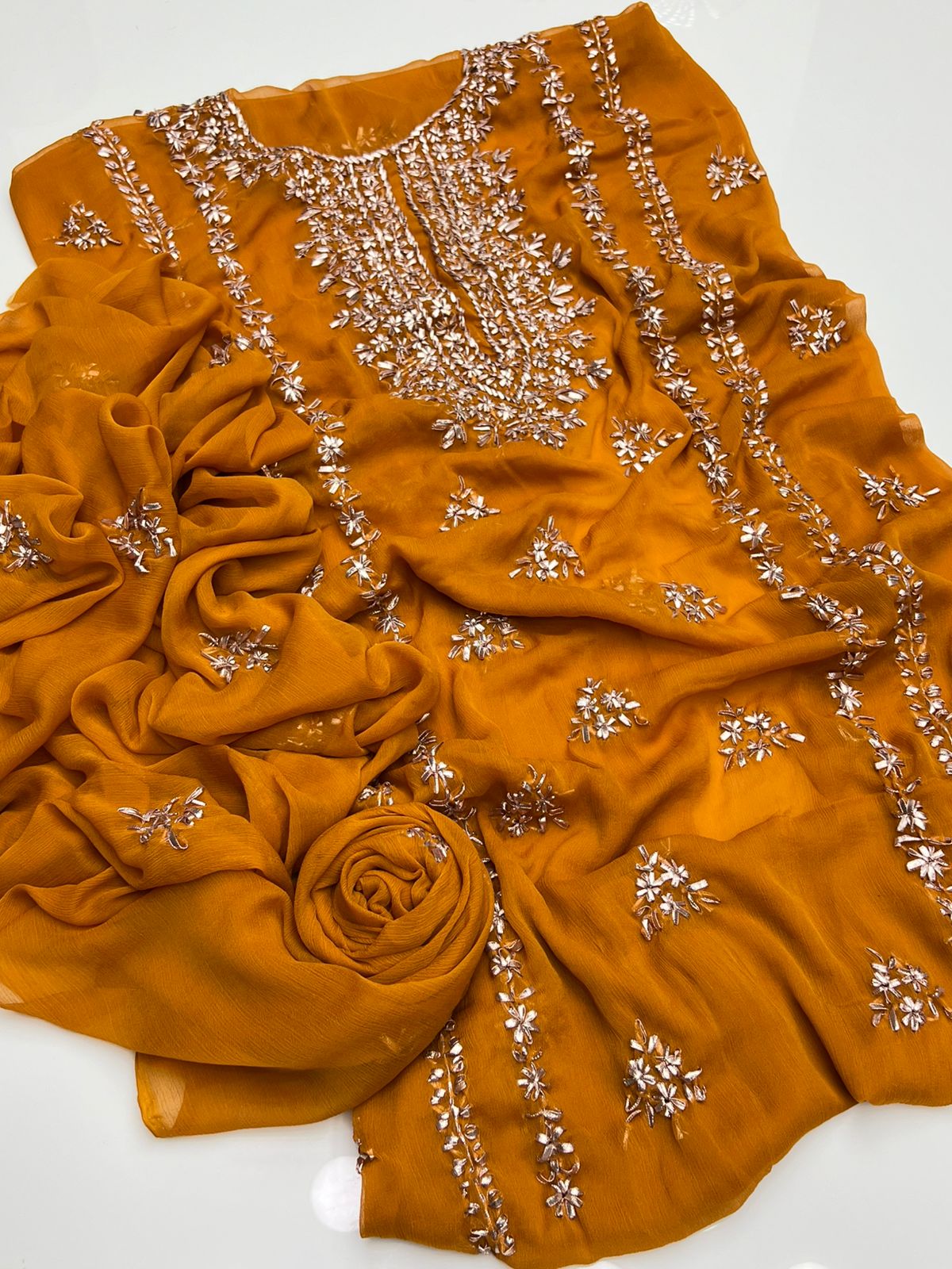 Shafoon Kurta Gotta 2pc Suit