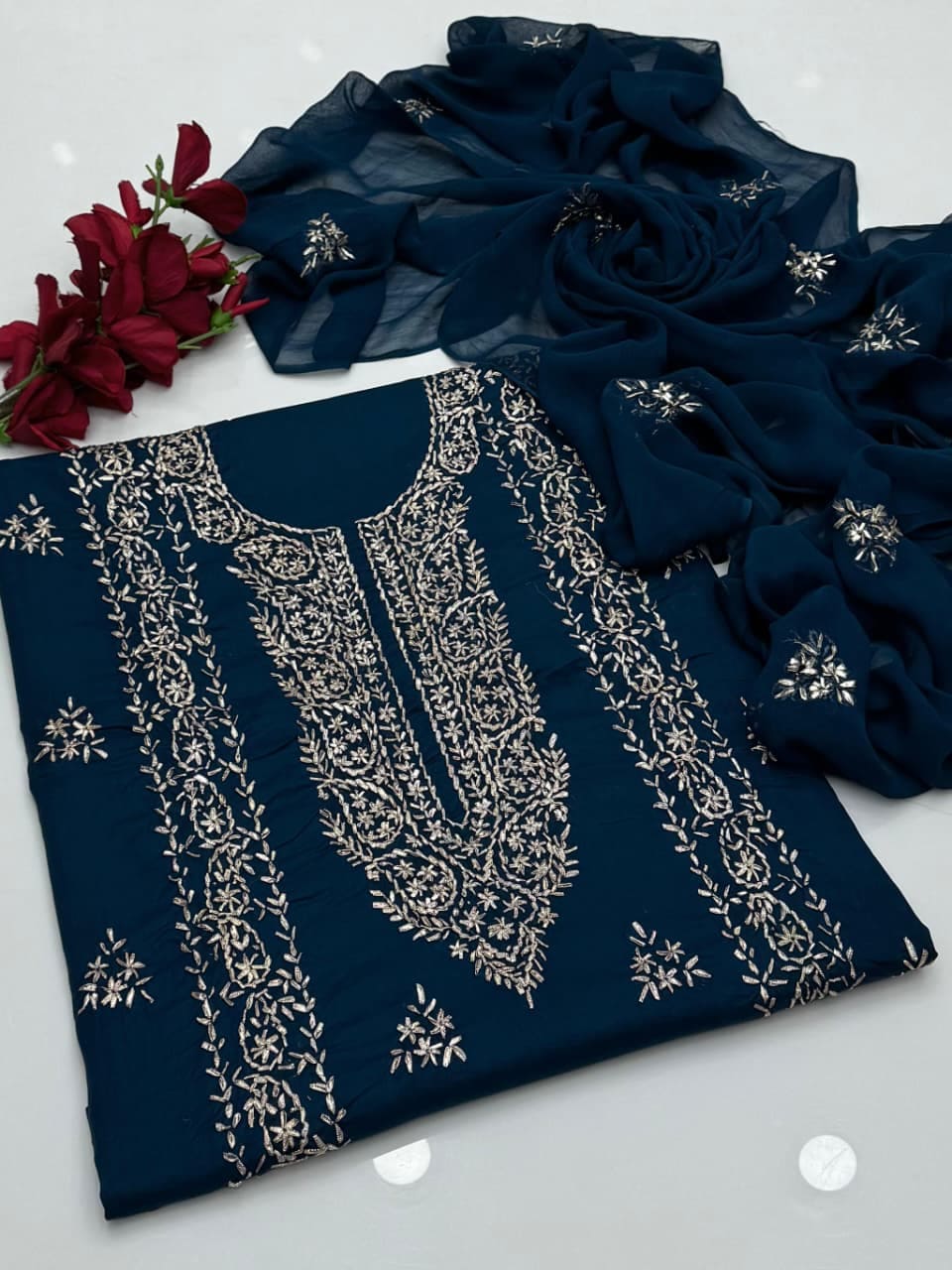 LAWN GOTTA SUIT SHAHI DESIGN