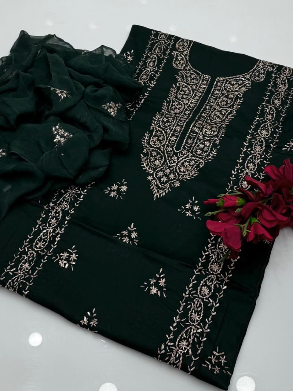 LAWN GOTTA SUIT SHAHI DESIGN