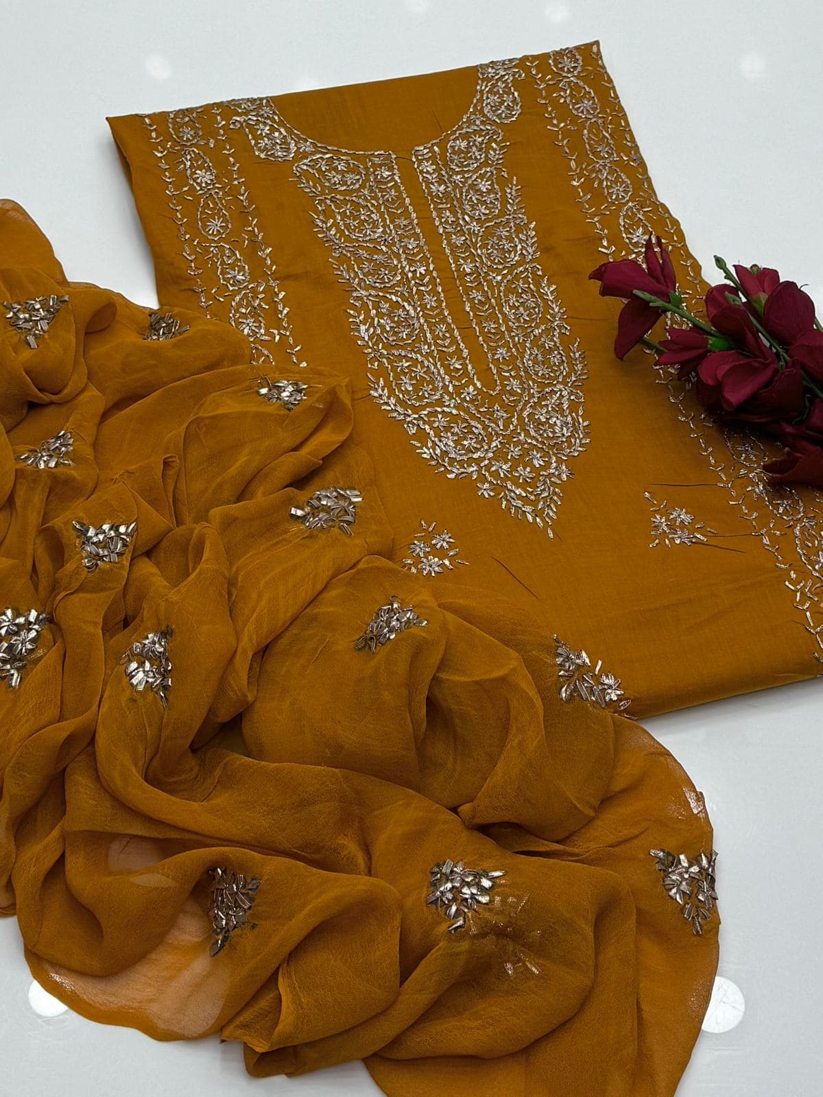 LAWN GOTTA SUIT SHAHI DESIGN