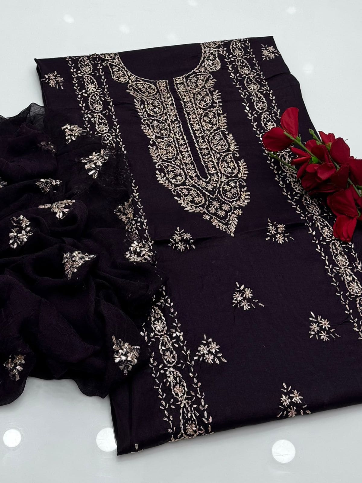 LAWN GOTTA SUIT SHAHI DESIGN