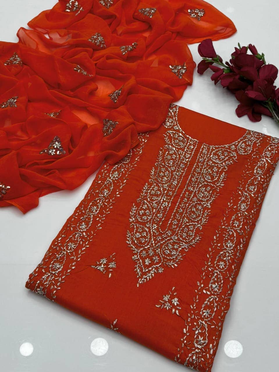 LAWN GOTTA SUIT SHAHI DESIGN