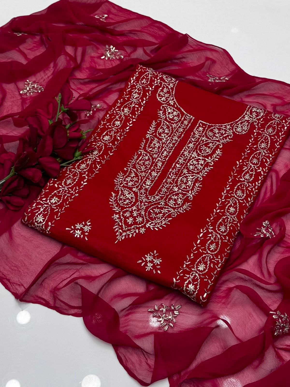 LAWN GOTTA SUIT SHAHI DESIGN