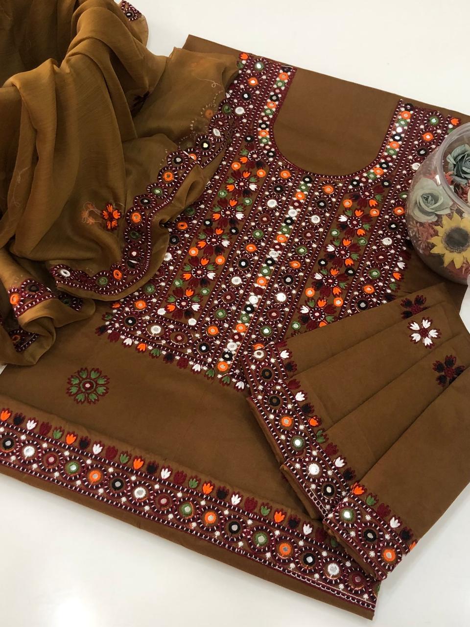 Lawn Balochi Gala 3PC Suit